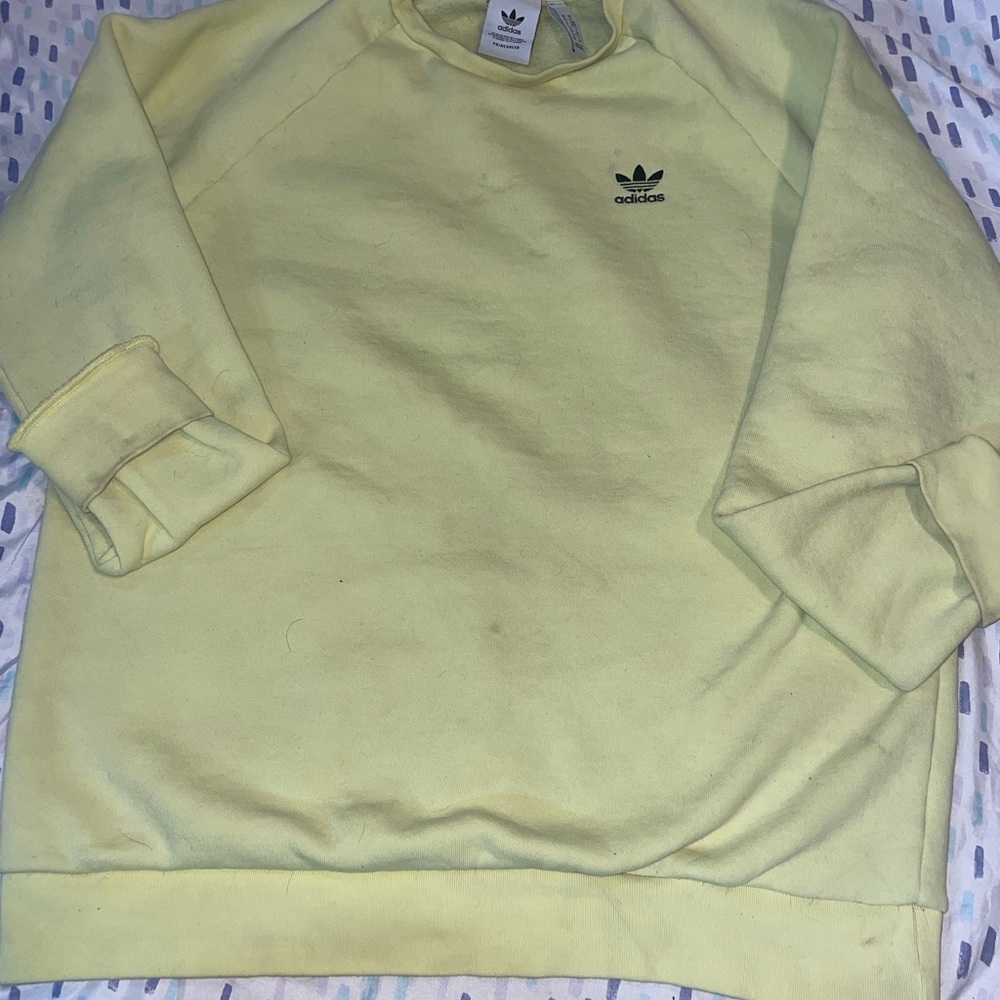 Yellow sweatshirt